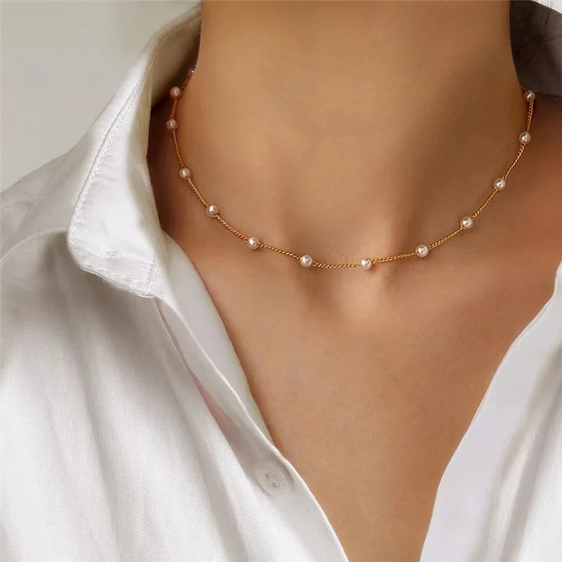 Fashionable Collarbone Chain with Delicate Bowknot Pendant Unique and Sophisticated Neckchain for Fashion Enthusiasts