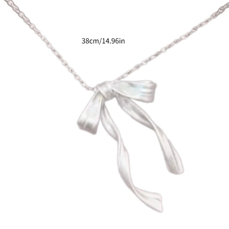 Fashionable Collarbone Chain with Delicate Bowknot Pendant Unique and Sophisticated Neckchain for Fashion Enthusiasts